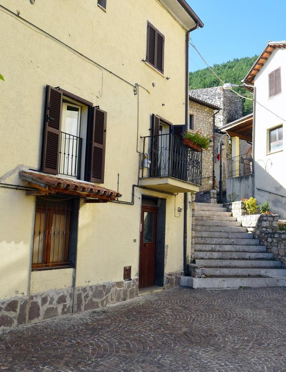 La Casetta Dei Desideri Poggio Bustone Exterior foto